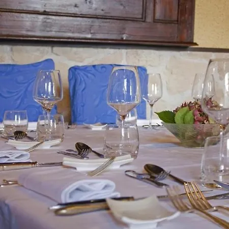 Le Petit Bonneval Hotel Perignat-les-Sarlieve